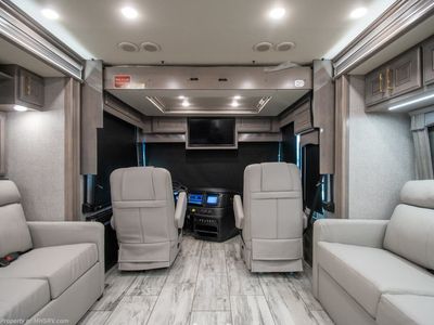 2026 Fleetwood Discovery LXE - Photo 4