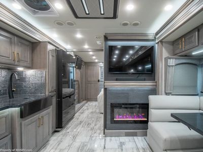 2026 Fleetwood Discovery LXE - Photo 12