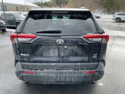2019 Toyota RAV4 LE - Photo 5
