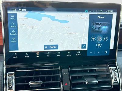 2022 Lincoln Navigator — photo 32 view