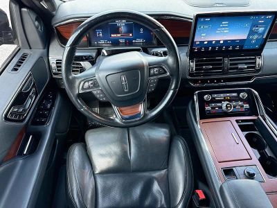 2022 Lincoln Navigator — photo 17 view