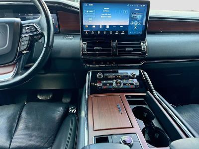 2022 Lincoln Navigator — photo 19 view