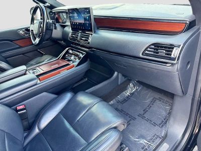 2022 Lincoln Navigator — photo 14 view