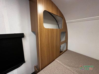 2026 Keystone RV Reign — photo 34 view
