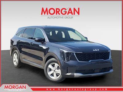 2026 Kia Sorento LX — front three-quarter view