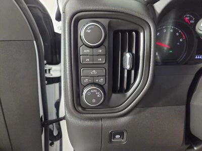 2026 Chevrolet Silverado 1500 — photo 21 view