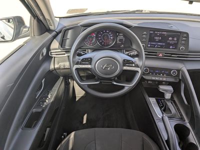 2022 Hyundai Elantra - Photo 15
