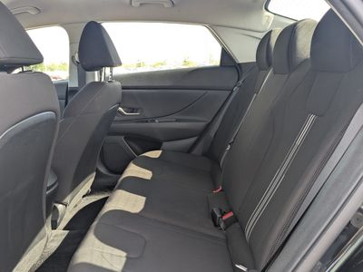 2022 Hyundai Elantra - Photo 13