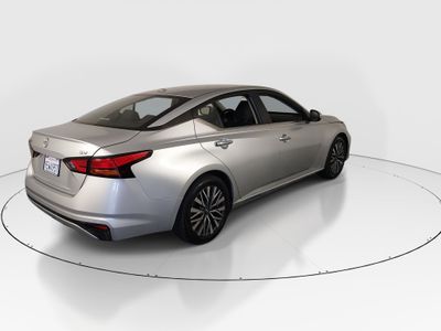 2023 Nissan Altima — photo 7 view