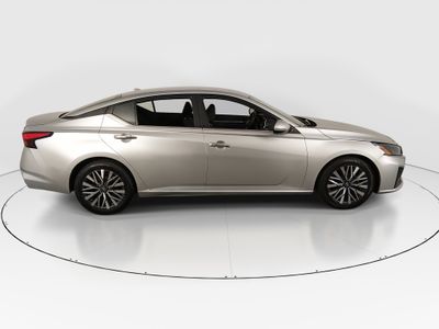 2023 Nissan Altima — photo 8 view