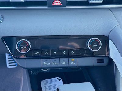 2026 Hyundai ELANTRA — photo 12 view