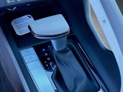 2026 Hyundai ELANTRA — photo 13 view