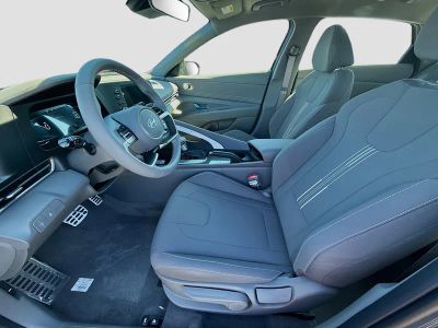 2026 Hyundai ELANTRA — photo 14 view