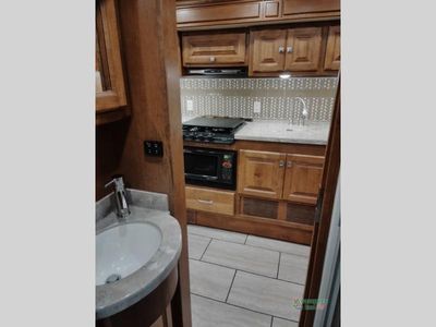 2017 Tiffin Motorhomes Breeze - Photo 40