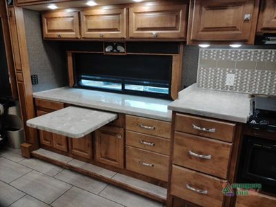 2017 Tiffin Motorhomes Breeze - Photo 34
