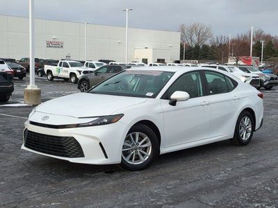 2025 Toyota Camry - Photo 2