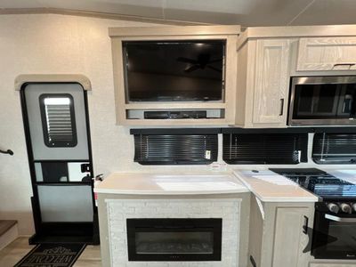 2023 Forest River RV Rockwood Signature - Photo 17