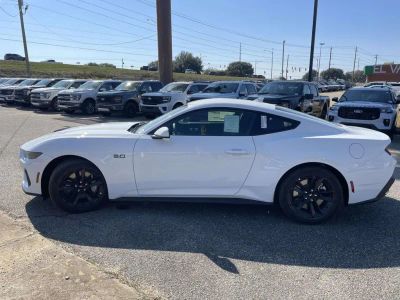 2026 Ford Mustang - Photo 6