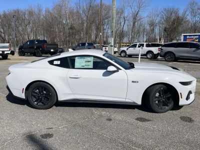 2026 Ford Mustang - Photo 2