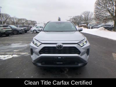 2025 Toyota RAV4 XLE - Photo 9