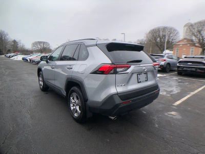 2025 Toyota RAV4 XLE - Photo 6