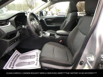 2025 Toyota RAV4 XLE - Photo 18