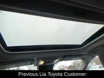 2025 Toyota RAV4 XLE - Photo 15