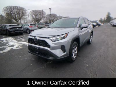 2025 Toyota RAV4 XLE - Photo 8