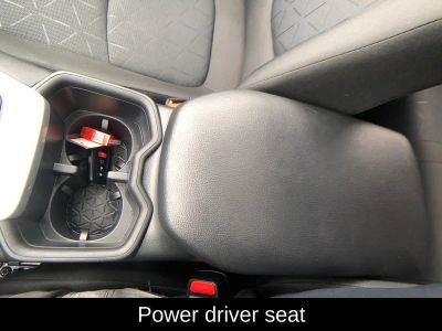 2025 Toyota RAV4 XLE - Photo 26