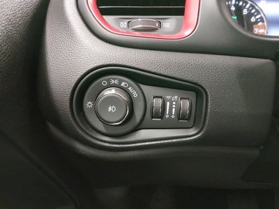 2023 Jeep Renegade - Photo 13