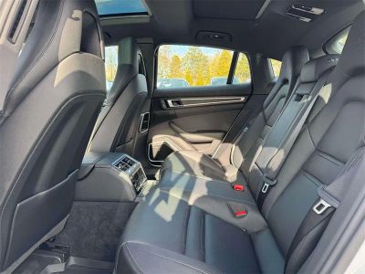 2023 Porsche Panamera - Photo 31