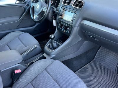 2011 Volkswagen Golf - Photo 17
