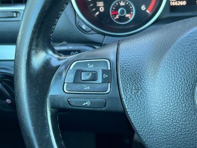 2011 Volkswagen Golf - Photo 24