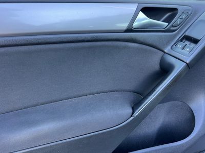 2011 Volkswagen Golf - Photo 12