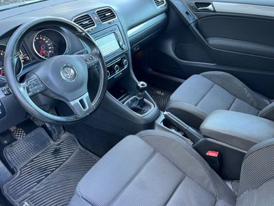2011 Volkswagen Golf - Photo 11