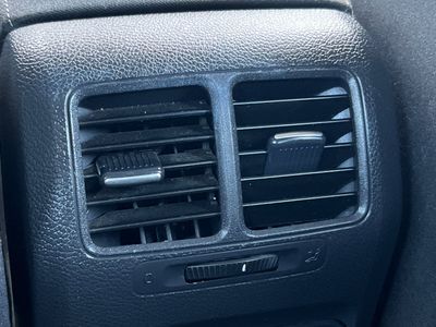 2011 Volkswagen Golf - Photo 14