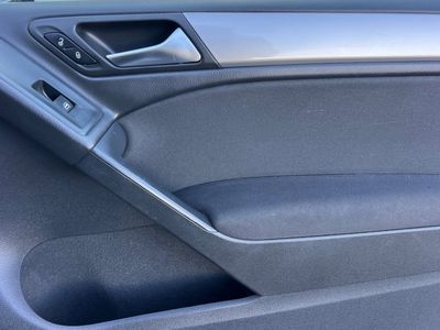2011 Volkswagen Golf - Photo 19
