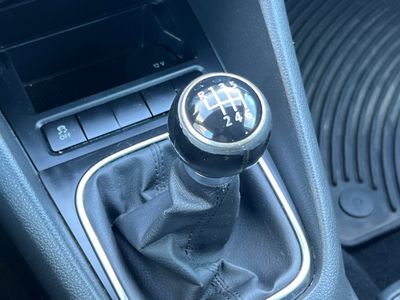 2011 Volkswagen Golf - Photo 22