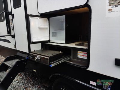 2026 Venture RV SportTrek - Photo 17