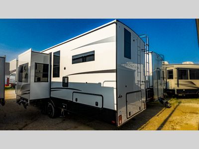 2025 Keystone RV Montana - Photo 7
