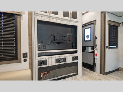 2025 Keystone RV Montana - Photo 33