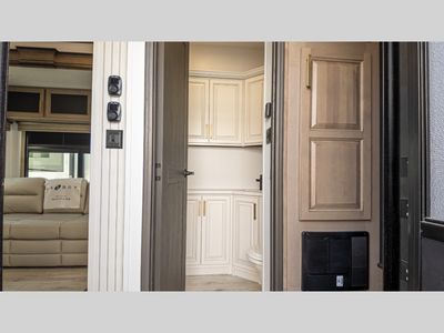2025 Keystone RV Montana - Photo 29