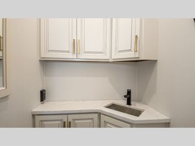 2025 Keystone RV Montana - Photo 31
