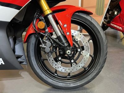 2026 Yamaha YZF-R3 70th Anniversary Edition - Photo 10