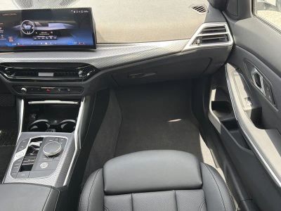 2025 BMW 3 Series — photo 16 view