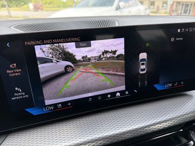 2025 BMW 3 Series — photo 25 view