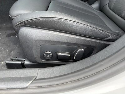 2025 BMW 3 Series — photo 23 view
