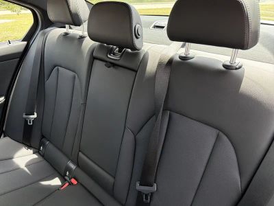 2025 BMW 3 Series — photo 18 view