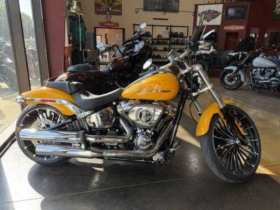 2025 Harley-Davidson® FXBR - Breakout® — front three-quarter view