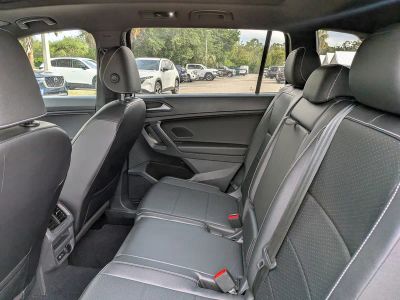 2021 Volkswagen Tiguan — photo 14 view